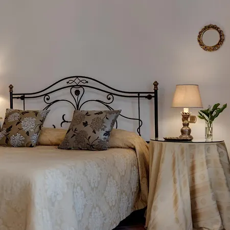 Guest house Del Papa 2*