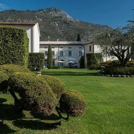 Guest house Del Papa 2*