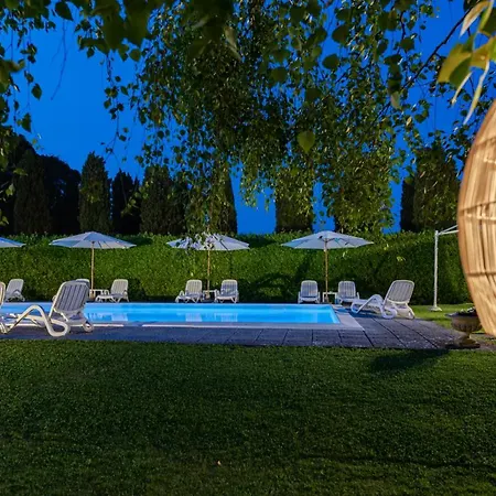 Guest house Del Papa 2*