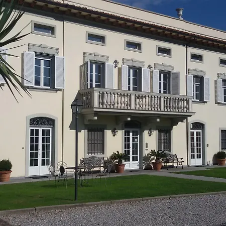 Del Papa Гостевой дом Лукка